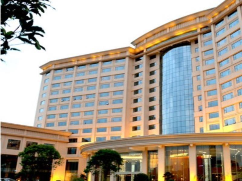 The Grand Plaza Hotel Цзиан Екстериор снимка