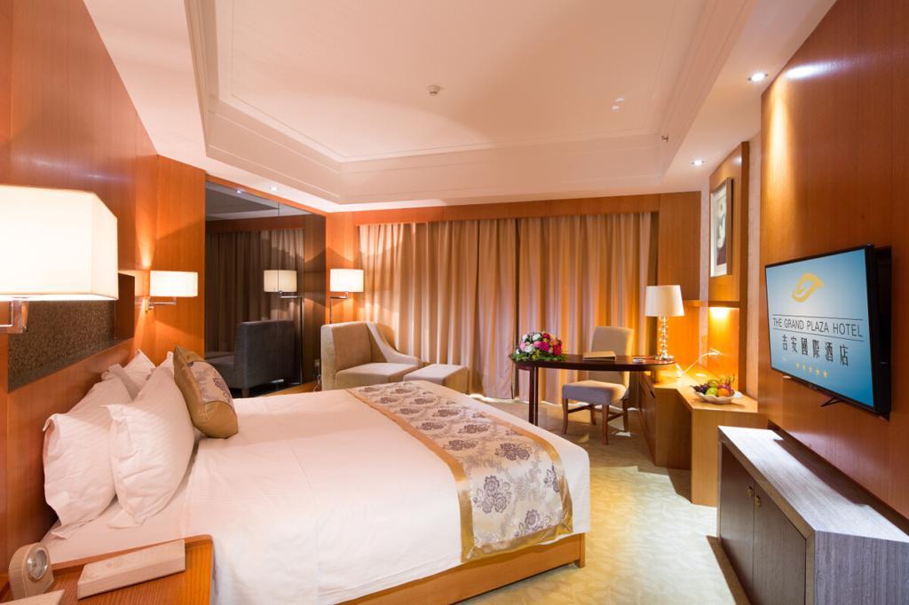 The Grand Plaza Hotel Цзиан Екстериор снимка