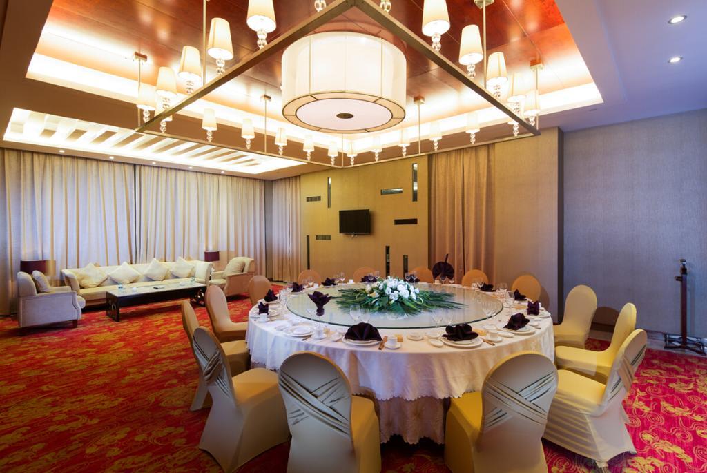 The Grand Plaza Hotel Цзиан Екстериор снимка