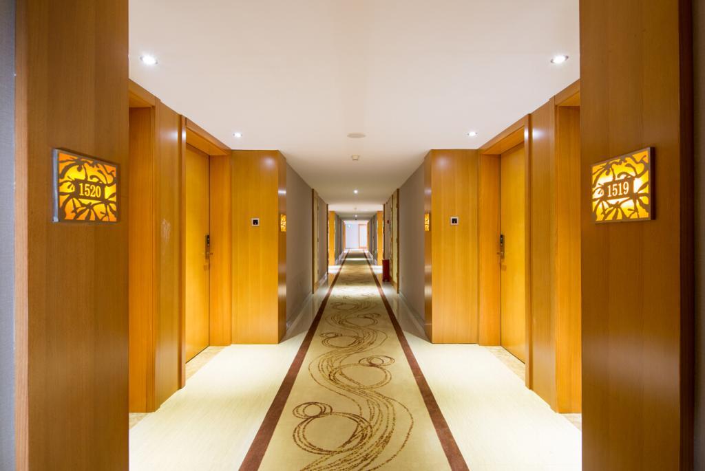 The Grand Plaza Hotel Цзиан Екстериор снимка