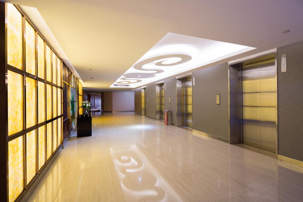 The Grand Plaza Hotel Цзиан Екстериор снимка