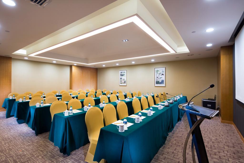 The Grand Plaza Hotel Цзиан Екстериор снимка