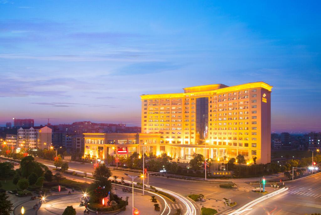 The Grand Plaza Hotel Цзиан Екстериор снимка